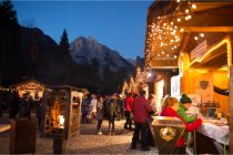 Adventmarkt in Leutasch. • © Region Seefeld, Heinz Holzknecht